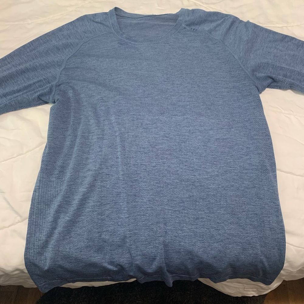 MINT Mens Lululemon Shirt